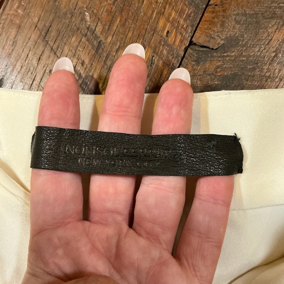 Norisol Ferrari Silk Blend Cropped Pants with Black Stripe on side - Size 6 - Picture 4 of 7